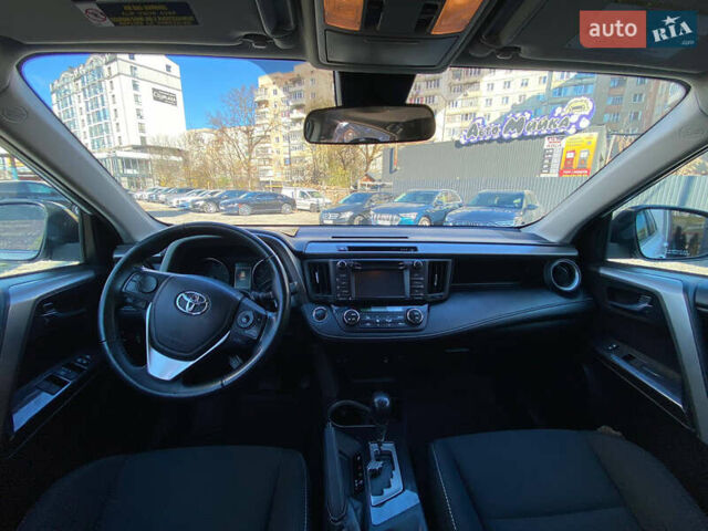 Білий Тойота РАВ 4, об'ємом двигуна 2.49 л та пробігом 104 тис. км за 17500 $, фото 8 на Automoto.ua