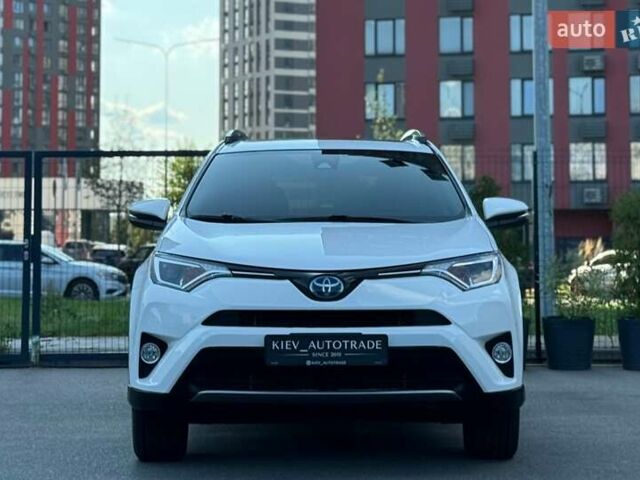 Білий Тойота РАВ 4, об'ємом двигуна 2.49 л та пробігом 121 тис. км за 24500 $, фото 2 на Automoto.ua