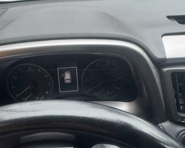 Белый Тойота РАВ 4, объемом двигателя 2.49 л и пробегом 119 тыс. км за 19000 $, фото 10 на Automoto.ua