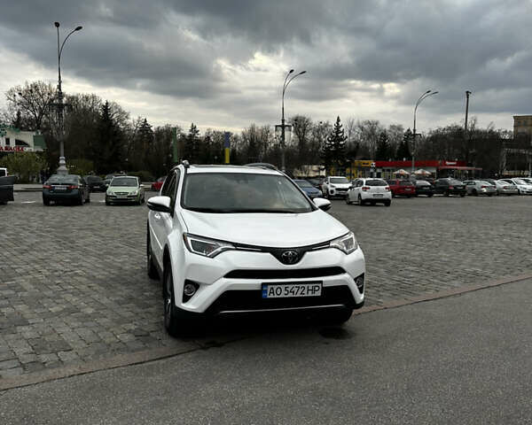 Білий Тойота РАВ 4, об'ємом двигуна 2.49 л та пробігом 163 тис. км за 18000 $, фото 6 на Automoto.ua