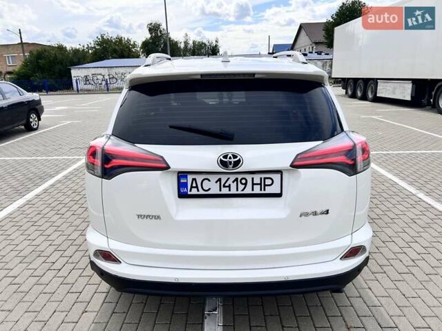 Белый Тойота РАВ 4, объемом двигателя 2 л и пробегом 171 тыс. км за 19999 $, фото 7 на Automoto.ua