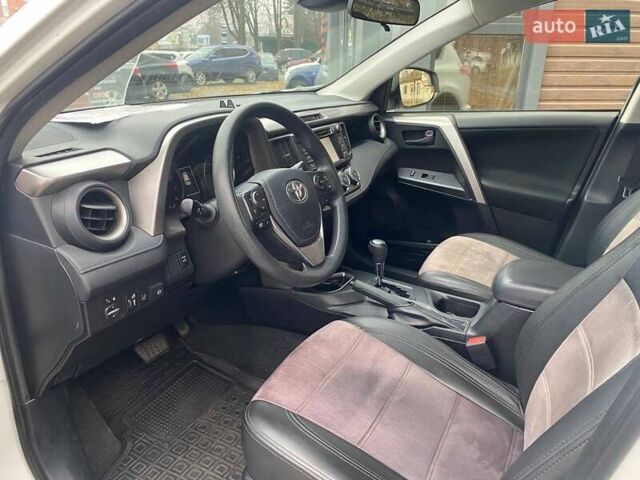 Белый Тойота РАВ 4, объемом двигателя 2.49 л и пробегом 107 тыс. км за 16950 $, фото 13 на Automoto.ua
