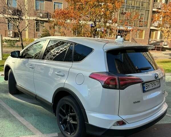 Белый Тойота РАВ 4, объемом двигателя 2.49 л и пробегом 100 тыс. км за 25999 $, фото 1 на Automoto.ua