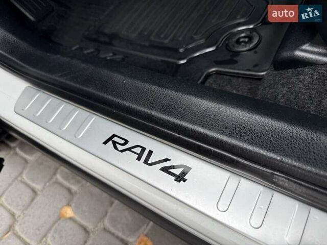 Белый Тойота РАВ 4, объемом двигателя 2.49 л и пробегом 98 тыс. км за 23999 $, фото 49 на Automoto.ua