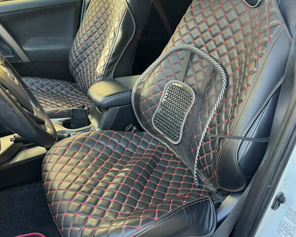 Белый Тойота РАВ 4, объемом двигателя 2.49 л и пробегом 100 тыс. км за 25999 $, фото 16 на Automoto.ua