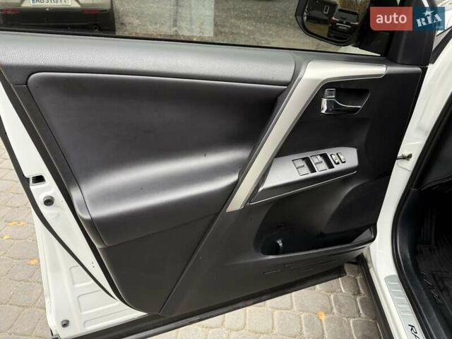 Белый Тойота РАВ 4, объемом двигателя 2.49 л и пробегом 98 тыс. км за 23999 $, фото 47 на Automoto.ua