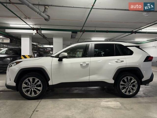 Білий Тойота РАВ 4, об'ємом двигуна 2.49 л та пробігом 33 тис. км за 27900 $, фото 11 на Automoto.ua