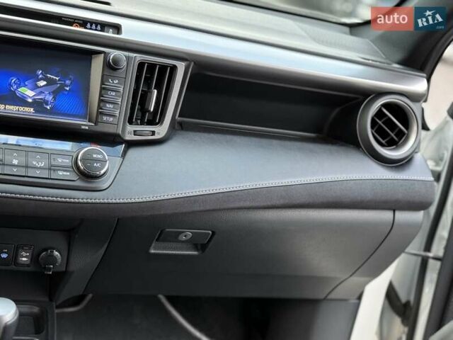 Белый Тойота РАВ 4, объемом двигателя 2.5 л и пробегом 117 тыс. км за 24300 $, фото 49 на Automoto.ua