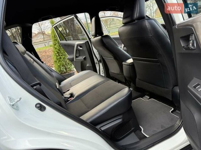 Белый Тойота РАВ 4, объемом двигателя 2.5 л и пробегом 117 тыс. км за 24300 $, фото 43 на Automoto.ua