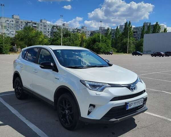 Белый Тойота РАВ 4, объемом двигателя 2.49 л и пробегом 194 тыс. км за 23500 $, фото 1 на Automoto.ua