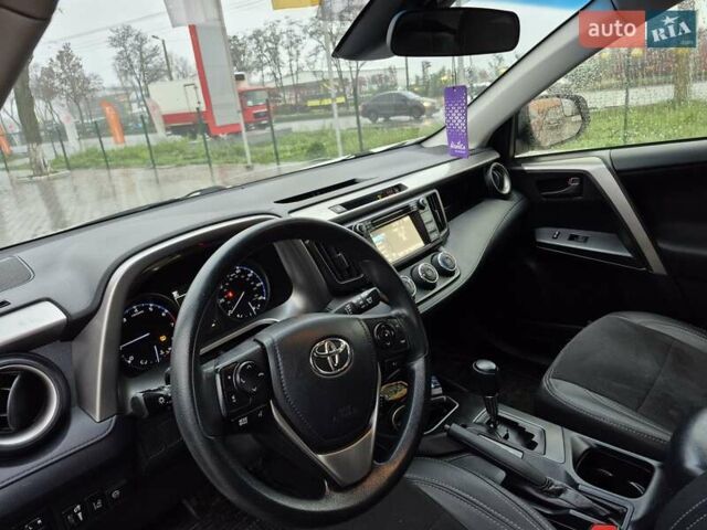 Белый Тойота РАВ 4, объемом двигателя 2.49 л и пробегом 132 тыс. км за 19200 $, фото 9 на Automoto.ua