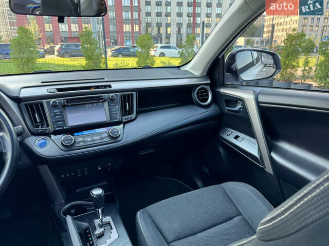 Білий Тойота РАВ 4, об'ємом двигуна 2.49 л та пробігом 121 тис. км за 24500 $, фото 27 на Automoto.ua