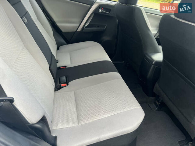 Белый Тойота РАВ 4, объемом двигателя 2.49 л и пробегом 154 тыс. км за 19400 $, фото 27 на Automoto.ua