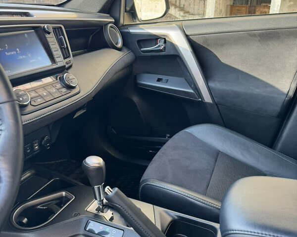 Белый Тойота РАВ 4, объемом двигателя 2.49 л и пробегом 67 тыс. км за 28900 $, фото 12 на Automoto.ua