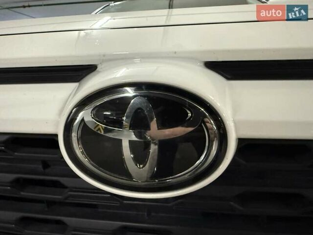 Білий Тойота РАВ 4, об'ємом двигуна 2.49 л та пробігом 33 тис. км за 27900 $, фото 13 на Automoto.ua