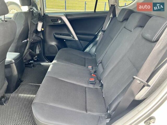 Белый Тойота РАВ 4, объемом двигателя 2 л и пробегом 171 тыс. км за 19999 $, фото 67 на Automoto.ua