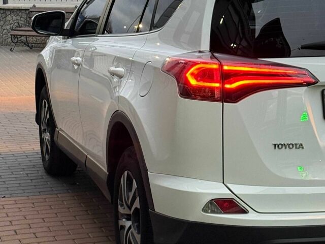 Белый Тойота РАВ 4, объемом двигателя 2 л и пробегом 98 тыс. км за 19500 $, фото 10 на Automoto.ua