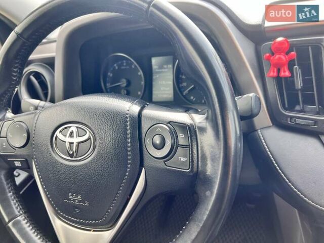 Белый Тойота РАВ 4, объемом двигателя 2 л и пробегом 171 тыс. км за 19999 $, фото 99 на Automoto.ua