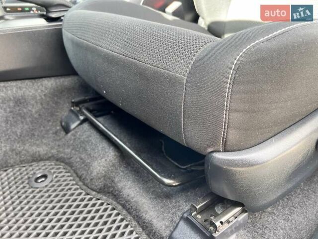 Белый Тойота РАВ 4, объемом двигателя 2 л и пробегом 171 тыс. км за 19999 $, фото 73 на Automoto.ua