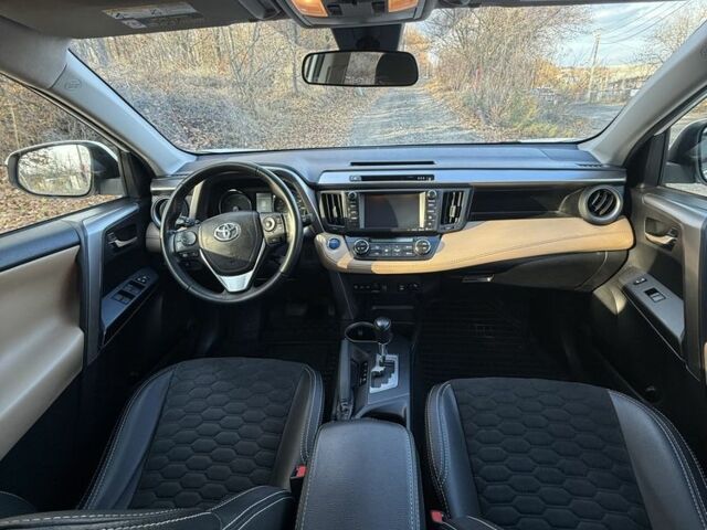 Белый Тойота РАВ 4, объемом двигателя 2.5 л и пробегом 150 тыс. км за 22500 $, фото 11 на Automoto.ua