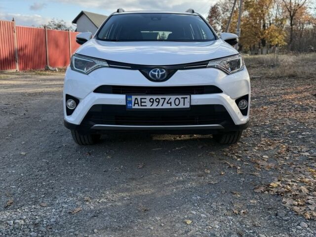 Белый Тойота РАВ 4, объемом двигателя 2.5 л и пробегом 150 тыс. км за 22500 $, фото 1 на Automoto.ua