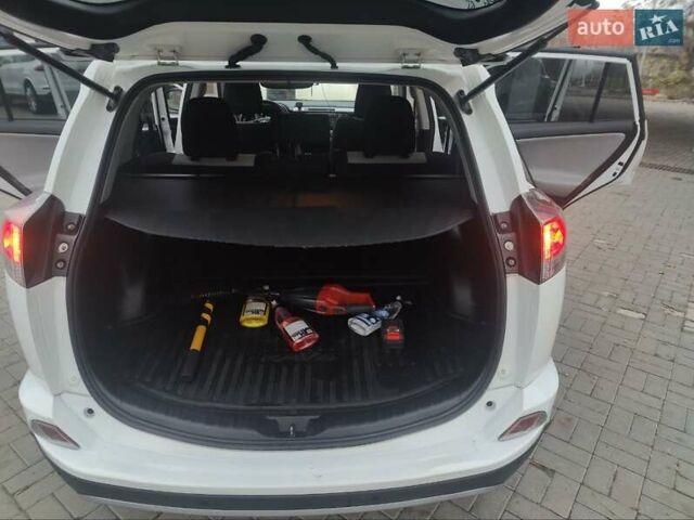 Білий Тойота РАВ 4, об'ємом двигуна 2.49 л та пробігом 90 тис. км за 25300 $, фото 8 на Automoto.ua