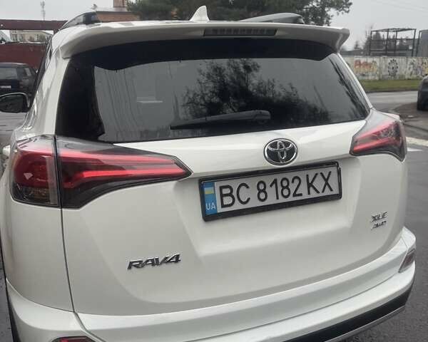 Белый Тойота РАВ 4, объемом двигателя 2.49 л и пробегом 119 тыс. км за 19000 $, фото 18 на Automoto.ua