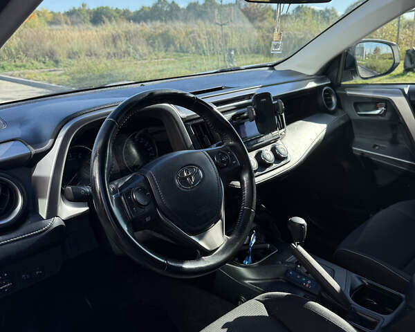 Белый Тойота РАВ 4, объемом двигателя 1.99 л и пробегом 98 тыс. км за 21000 $, фото 5 на Automoto.ua