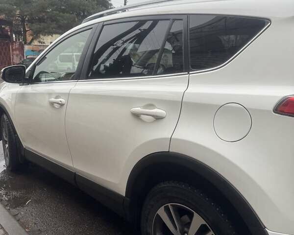 Белый Тойота РАВ 4, объемом двигателя 2.49 л и пробегом 119 тыс. км за 19000 $, фото 21 на Automoto.ua