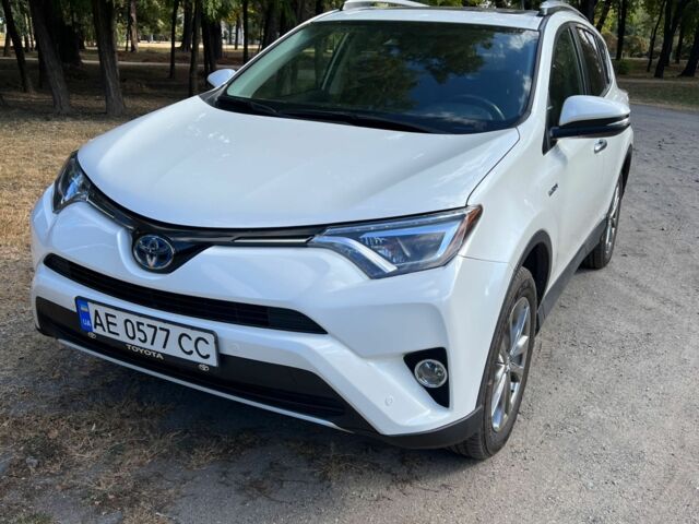 Белый Тойота РАВ 4, объемом двигателя 2.5 л и пробегом 80 тыс. км за 25000 $, фото 1 на Automoto.ua