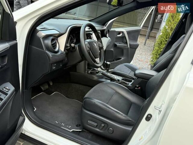 Белый Тойота РАВ 4, объемом двигателя 2.5 л и пробегом 117 тыс. км за 24300 $, фото 40 на Automoto.ua