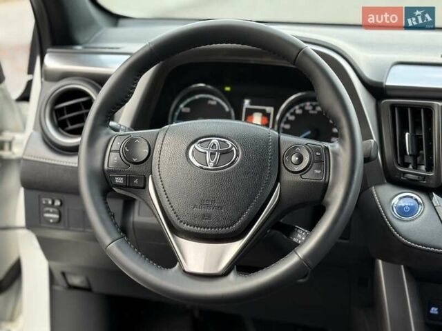 Белый Тойота РАВ 4, объемом двигателя 2.5 л и пробегом 117 тыс. км за 24300 $, фото 51 на Automoto.ua