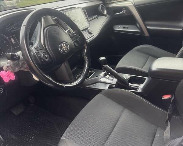 Белый Тойота РАВ 4, объемом двигателя 2.49 л и пробегом 119 тыс. км за 19000 $, фото 4 на Automoto.ua