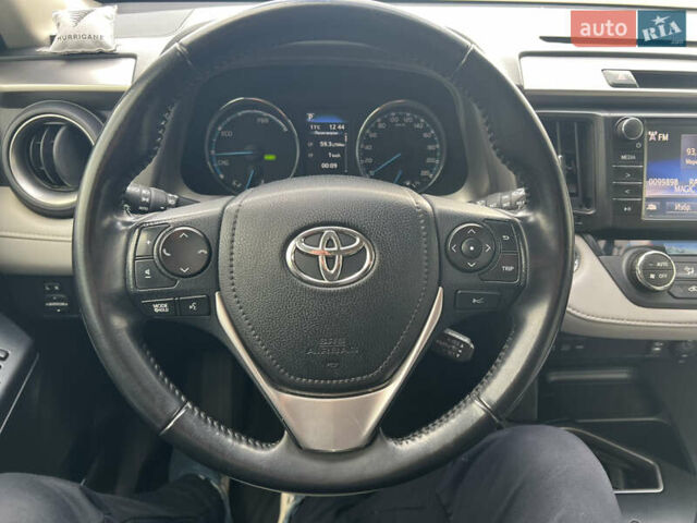 Белый Тойота РАВ 4, объемом двигателя 2.49 л и пробегом 154 тыс. км за 19400 $, фото 20 на Automoto.ua