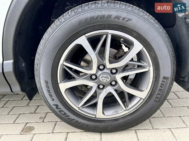 Белый Тойота РАВ 4, объемом двигателя 2 л и пробегом 171 тыс. км за 19999 $, фото 111 на Automoto.ua