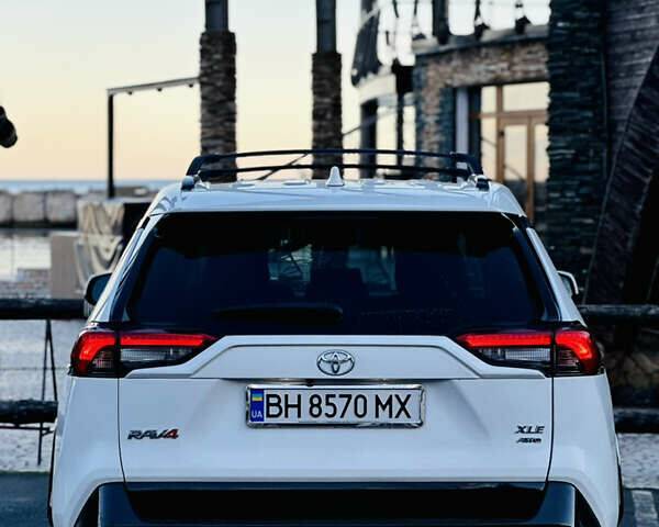 Тойота РАВ 4 2019 в Одессе на Automoto.ua Белый Тойота РАВ 4, объемом двигателя 2.49 л и пробегом 89 тыс. км за 23300 $, фото 9 на Automoto.ua