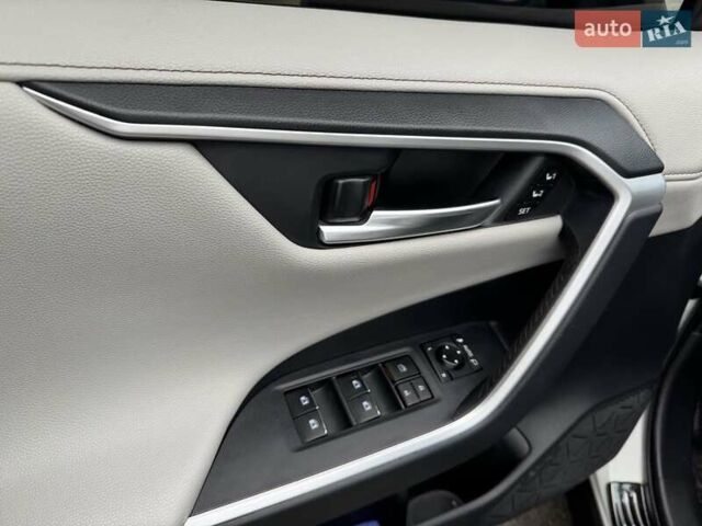 Білий Тойота РАВ 4, об'ємом двигуна 1.99 л та пробігом 99 тис. км за 28000 $, фото 11 на Automoto.ua