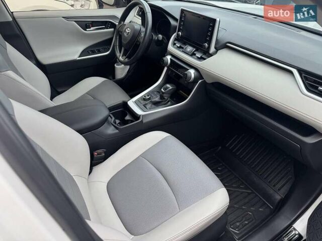 Білий Тойота РАВ 4, об'ємом двигуна 1.99 л та пробігом 99 тис. км за 28000 $, фото 16 на Automoto.ua