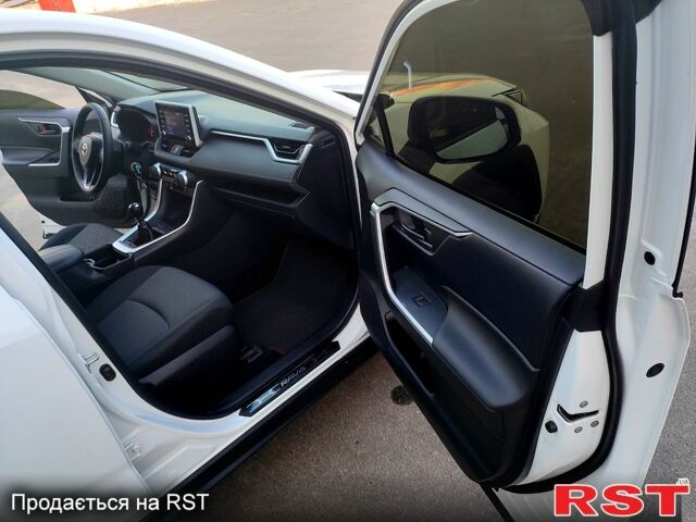 Белый Тойота РАВ 4, объемом двигателя 2 л и пробегом 75 тыс. км за 23350 $, фото 8 на Automoto.ua