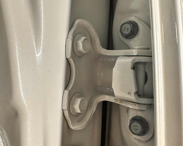 Тойота РАВ 4 2019 в Киеве на Automoto.ua Белый Тойота РАВ 4, объемом двигателя 2.49 л и пробегом 85 тыс. км за 41500 $, фото 43 на Automoto.ua