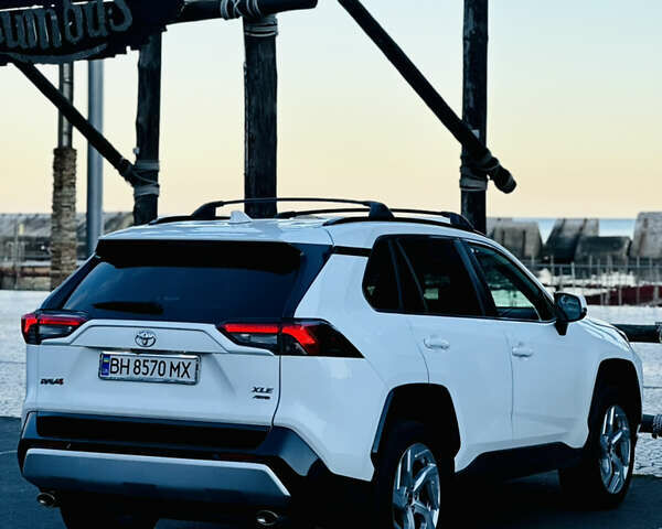 Тойота РАВ 4 2019 в Одессе на Automoto.ua Белый Тойота РАВ 4, объемом двигателя 2.49 л и пробегом 89 тыс. км за 23300 $, фото 6 на Automoto.ua