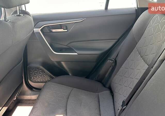 Білий Тойота РАВ 4, об'ємом двигуна 2.5 л та пробігом 121 тис. км за 27000 $, фото 23 на Automoto.ua