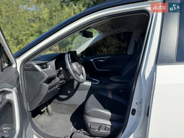 Белый Тойота РАВ 4, объемом двигателя 2 л и пробегом 92 тыс. км за 29700 $, фото 19 на Automoto.ua