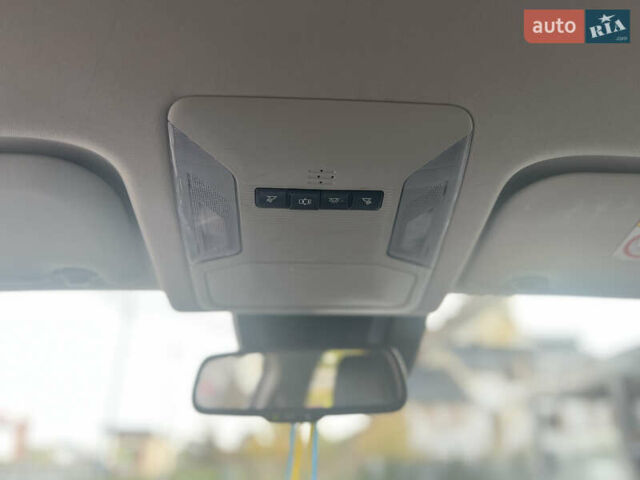 Тойота РАВ 4 2019 в Ровно на Automoto.ua Белый Тойота РАВ 4, объемом двигателя 1.99 л и пробегом 83 тыс. км за 28400 $, фото 37 на Automoto.ua