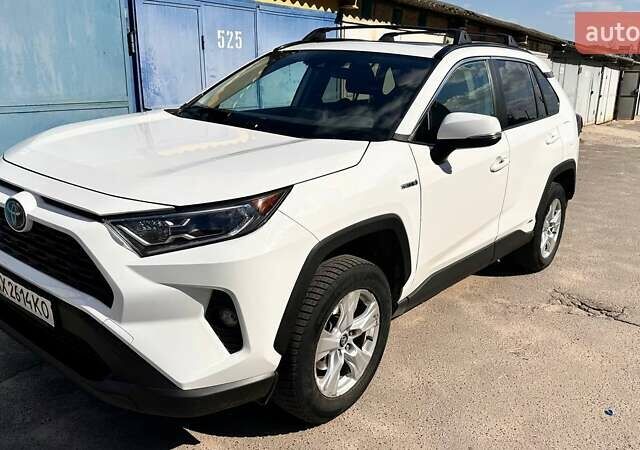 Білий Тойота РАВ 4, об'ємом двигуна 2.5 л та пробігом 121 тис. км за 27000 $, фото 1 на Automoto.ua