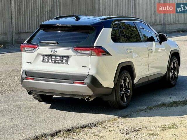 Белый Тойота РАВ 4, объемом двигателя 2 л и пробегом 92 тыс. км за 29700 $, фото 6 на Automoto.ua