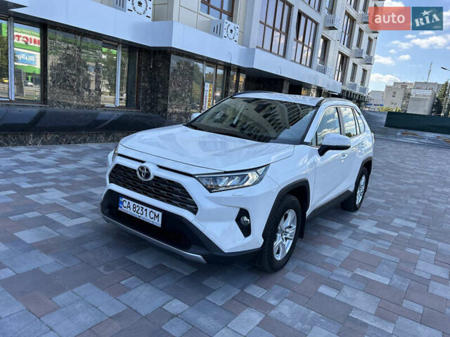 Белый Тойота РАВ 4, объемом двигателя 2 л и пробегом 70 тыс. км за 28750 $, фото 1 на Automoto.ua