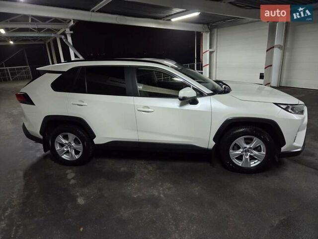Белый Тойота РАВ 4, объемом двигателя 2 л и пробегом 66 тыс. км за 26000 $, фото 5 на Automoto.ua