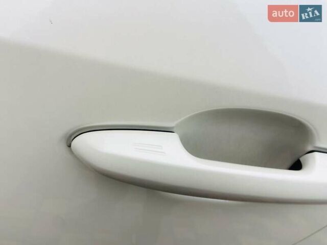 Белый Тойота РАВ 4, объемом двигателя 2 л и пробегом 41 тыс. км за 30700 $, фото 25 на Automoto.ua