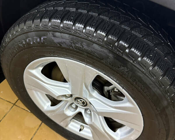 Белый Тойота РАВ 4, объемом двигателя 2.49 л и пробегом 80 тыс. км за 31700 $, фото 31 на Automoto.ua